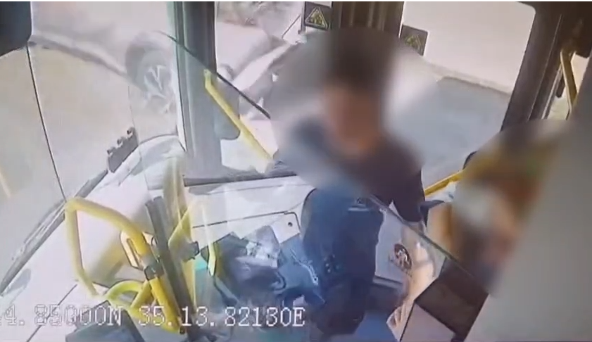 فيديو : اعتقال مشتبه بجريمة اطلاق نار في الطور ومشتبه بالاعتداء على سائق حافلة بالقدس